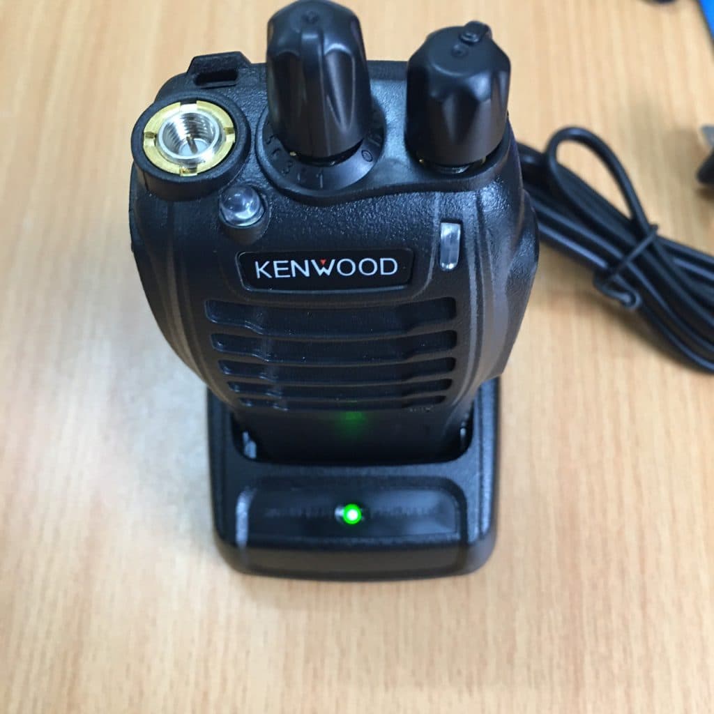 đèn báo sạc pin đầy của Kenwood TK 608